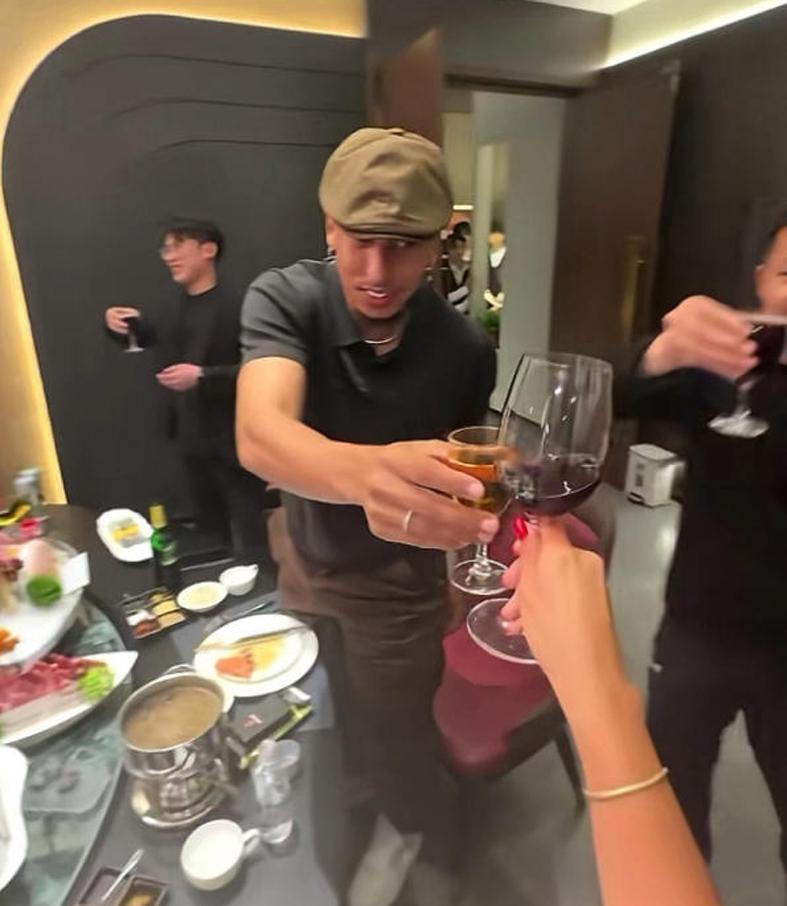 亚博体育官方网站-没二雷泰山进攻瘫痪了！小德算中规中矩？那王彤郑铮李源一算啥？